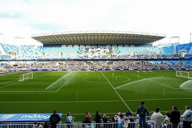El Málaga regresa y La Rosaleda se llena de ilusión con 9.000 aficionados