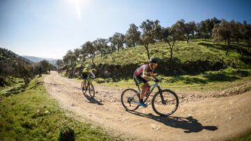 Ferreira pinchó las dos ruedas y Porro es el nuevo líder
