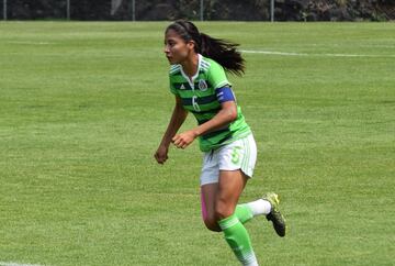  La mediocampista de los Tigres, Nancy Guadalupe Antonio, abre nuestro conteo de los Guadalupes en el deporte. Nacida en la Ciudad de México, con tan sólo 21 años ya disputó la Copa Mundial Femenil Sub 20, donde el Tricolor quedó eliminado por Estados Unidos en los Cuartos de Final.