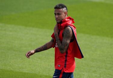 Neymar denied Barça return in Champions League groups