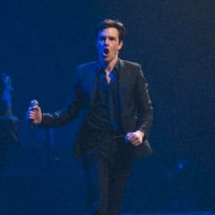 The Killers sorprende al interpretar “Entrégate”, de Luis Miguel