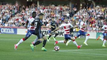 1-0. James Rodríguez marcó el primer gol con un centro de Lucas Vázquez.