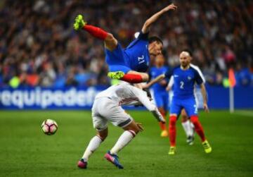 Laurent Koscielny y Álvaro Morata.