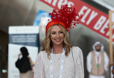 La moda de los sombreros imposibles llega a Dubái