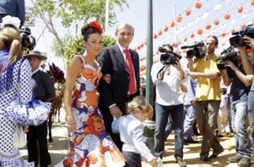 José María del Nido presidente del Sevilla FC dando un paseo por la Feria de Abril.