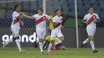 GOIANIA, BRAZIL - JUNE 20: Andr&eacute; Carrillo, Aldo Corzo, Yoshimar Yot&uacute;n and Gianluca Lapadula of Peru celebrate after the first goal of his team scored by teammate Sergio Pe&ntilde;a (not in frame) during a group b match between Colombia and P