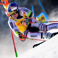 Pinturault se impone a Odermatt y Zubcic en Adelboden