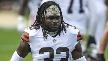 La liga mult&oacute; al safety de los Cleveland Browns luego de su altercado en al Semana 1 con Greg Lewis, coach de running backs de los Kansas City Chiefs.