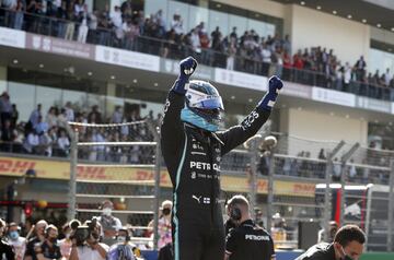 Valtteri Bottas celebrando la pole