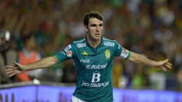 Mauro Boselli celebra la apertura de la cuenta