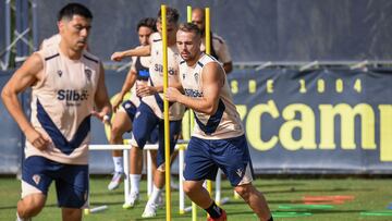 Ontiveros en un entrenamiento del Cádiz.