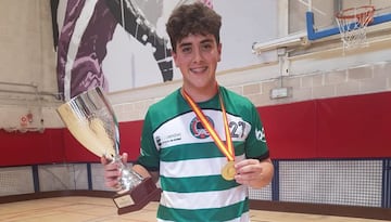 Marcos Mínguez, con el oro juvenil.