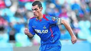 Casquero ejerce de capitán.