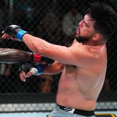 Cannonier acerca a Gastelum al abismo y salva su futuro