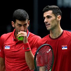 Djokovic juega y pierde el dobles ante Chequia por amor al arte