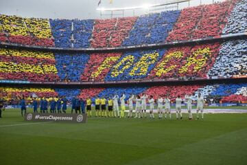 Barcelona and Real Madrid players before coming together for observance.