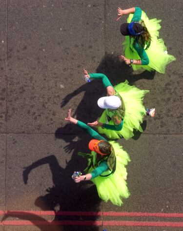 Participantes disfrazados durante la maratón de Londres la cual se celebra anualmente desde 1981 se celebra anualmente desde 1981 en la capital de Reino Unido.