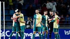 Los jugadores armeros celebran la victoria al final del partido en Tenerife