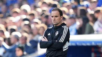 BARCELONA, SPAIN - FEBRUARY 04: Jagoba Arrasate, Manager of CA Osasuna, looks on during the LaLiga Santander match between RCD Espanyol and CA Osasuna at RCDE Stadium on February 04, 2023 in Barcelona, Spain. (Photo by Alex Caparros/Getty Images)