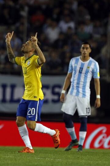 Buenos Aires 13 Noviembre 2015
Argentina vs Brasil por la 3ra  fecha de las eliminatorias Rusia 2018, en el Estadio Antonio Vespucio Liberti
Lucas Lima