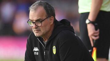 Marcelo Bielsa hace poco demostró que el juego limpio es fundamental en el fútbol. El Leeds debía ganar ante el Aston Villa para ilusionarse con el ascenso. El equipo del argentino marcó un gol cuando un rival estaba lesionado en el mediocampo. Bielsa mandó a sus dirigidos a dejarse anotar el gol del empate. 

Un hecho que fue noticia en todo el mundo.