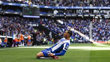 De Tomás celebrando un gol con el Espanyol.