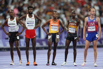 El español Thierry Ndikumwenayo, que estuvo en el grupo de cabeza hasta el final, acabó noveno (26:49.49), con récord de España.