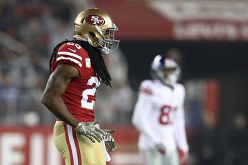 El cornerback de los 49ers abandonó Seattle por la puerta de atrás después de una rotura de tendón de Aquiles.