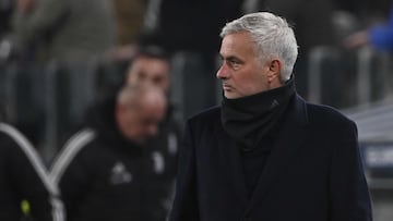 SL Benfica's Portuguese head coach Jose Mourinho looks on during the UEFA Champions League - league phase day 7 football match between Juventus and Benfica at the Allianz stadium in Turin, on January 21, 2026. (Photo by Isabella BONOTTO / AFP)