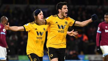 El delantero mexicano reveló que tuvo ofertas atractivas para regresar a la Liga MX o para ir a China, sin embargo, prefirió seguir peleando en Europa con el Wolverhampton.