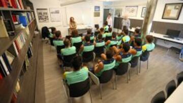 Ana Mu&ntilde;oz, durante la charla a la plantilla del Barcelona.