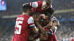 Los jugadores del Arsenal celebran un gol.