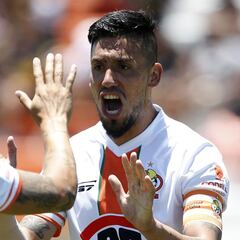 "Antes que mi padre falleciera, le prometí que sería futbolista": la historia del capitán de Cobresal