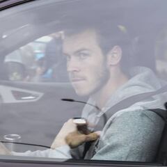 Bale viajó a Londres y será operado hoy de su tobillo