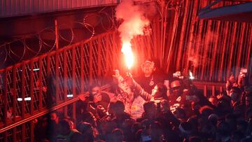 Futbol, Colo Colo vs River Plate.
Copa Libertadores 2022.
Hinchas de Colo Colo son fotografiados durante el partido del grupo F de la Copa Libertadores contra River Plate disputado en el estadio Monumental de Santiago de Chile.
27/04/2022
Andres Pina/Photosport
Football, Colo Colo vs River Plate.
2022 Copa Libertadores Championship.
Colo Colo's fans are pictured during the group F match of the Copa Libertadores Championship against River Plate held at the Monumental stadium in Santiago, Chile.
27/04/2022
Andres Pina/Photosport