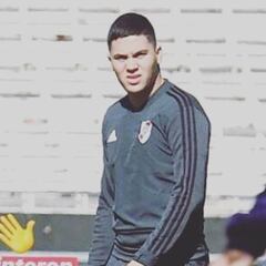 Quintero mantiene el animo arriba y se entrena con River