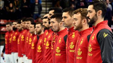 Los jugadores de la selección española de balonmano, antes de empezar un partido. RFEBM / J.L. RECIO 03/01/2020