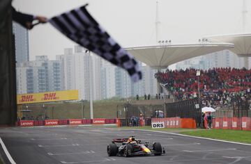 Max Verstappen volvió a ganar una carrera esta temporada, alejando a sus rivales por el título de piltoos del mundial de la Fórmula 1.