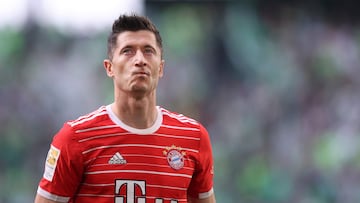 Depay may make way for Lewandowski to wear nine at Barça