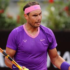 Nadal receives treatment in Barcelona and plans comeback