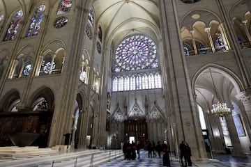 Vista del rosetón sur de la catedral de Notre Dame de París.