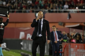 Tras un esperanzador inicio, un doloroso debut ante el PSG en Champions (derrota por 3-0) y sendos empates ante el Atlético en el Metropolitano y otro vergonzante ante el Brujas (se llegó a ir perdiendo 0-2 antes de empatar), se llega a un encuentro en Mallorca (perteneciente a la novena jornada de Liga), en donde los blancos pierden 1-0, con un gol encajado en el primer tiro del conjunto balear. Pero el equipo vuelve a las andadas del tramo final de la pasada campaña: indolencia, síntomas de debilidad, fragilidad defensiva…