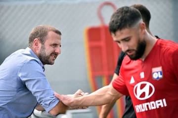 Exjugador y exinternacional francés y con paso por el Celta de Vigo. Futuro director deportivo, actual responsable de fichajes del Lyon y jefe del departamento de ojeadores. Su llegada al Rennes ha sido confirmada en la prensa por Jean-Michel Aulas, presidente del Lyon, aunque de momento sigue sin ser oficial. Trató con el Real Madrid cuando fichó a Mariano Díaz en 2017 por 8 millones, para venderlo al mismo Real Madrid un año después por 33 millones más otros 3 en variables. Hará fuerza por sacar la mayor tajada de Camavinga para luego hacer otras incorporaciones.