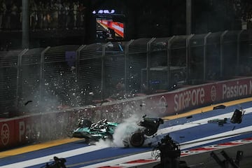 Momento exacto cuando el monoplaza de Lance Stroll se fue contra el muro del circuito de Marina Bay perteneciente al Gran Premio de Singapur.