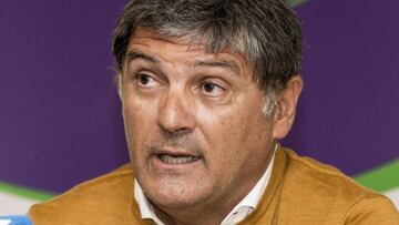 Toni Nadal, t&iacute;o y entrenador de Rafael Nadal, hoy durante la presentaci&oacute;n oficial del II Torneo WTA de Tenis, que se disputar&aacute; en junio de 2017 en las pistas de hierba de la localidad mallorquina de Santa Ponsa. 