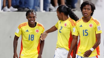 AMDEP6958. CALI (COLOMBIA), 11/09/2024.- Linda Caicedo (i) de Colombia celebra un gol este miércoles, en un partido de los octavos de final de la Copa Mundial Femenina sub-20 entre las selecciones de Colombia y Corea del Sur en el estadio Pascual Guerrero en Cali (Colombia). EFE/ Ernesto Guzmán Jr.