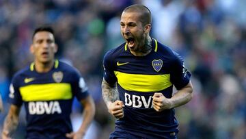 Darío Benedetto celebra un gol con Boca Juniors.