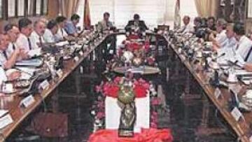 <b>DURO PAPEL.</b> La junta directiva escuchará a Sáez y se pronunciará sobre el nuevo seleccionador.