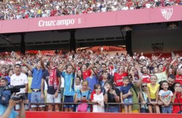 Fernando Llorente en su presentación con el Sevilla.