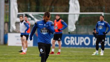 &Ccedil;olak, march&aacute;ndose del entrenamiento